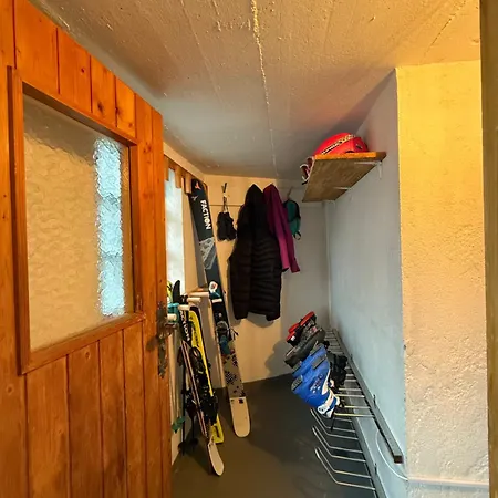 Chalet Renovated Traditional In Car-free *