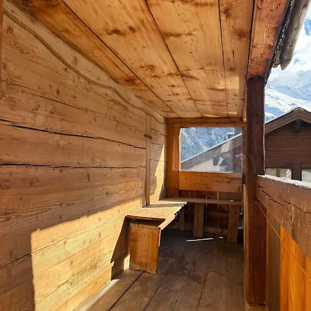 Renovated Traditional In Car-free *