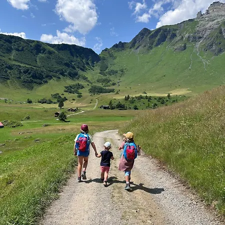 Renovated Traditional In Car-free Alpehytte Mürren