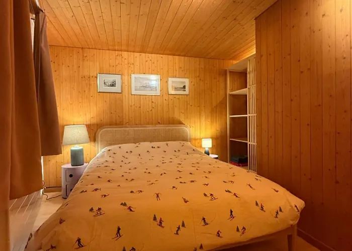 Renovated Traditional In Car-free