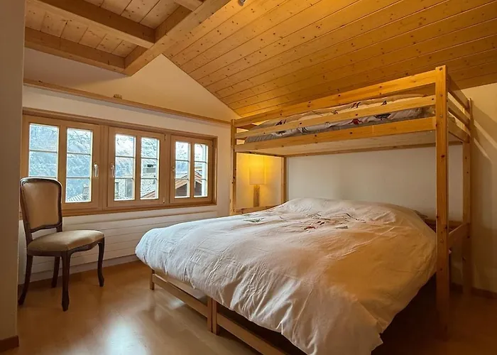 Renovated Traditional In Car-free *