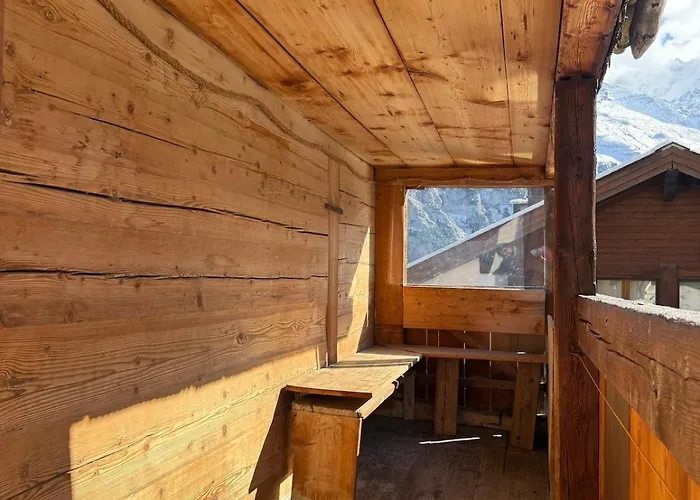 Renovated Traditional In Car-free *