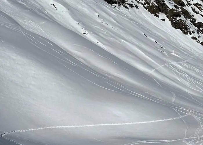 Renovated Traditional In Car-free 뮈렌